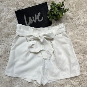 🎉HP🎉 Potter’s Pot Tie Waist Paper Bag Shorts 💗 Ivory